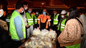 Büyükşehir tüm gücüyle sahada:Çadır alanlarında iyilik noktaları kuruldu