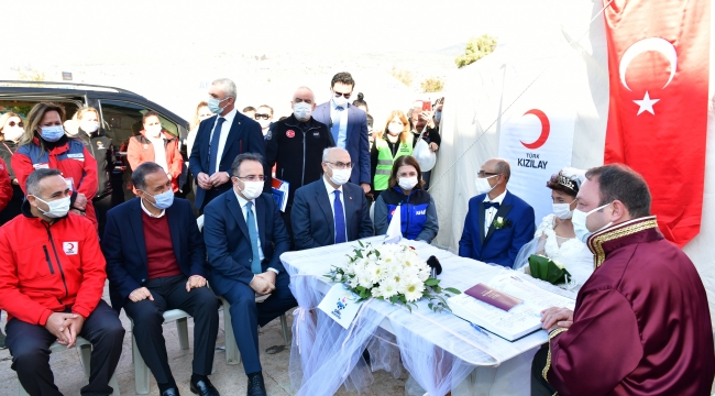 Çadır Kentte Depremzede Çifte Nikah