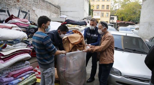 Depremzedelerin battaniyeleri işportadan toplandı