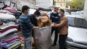  Depremzedelerin battaniyelerini satmaya çalıştılar