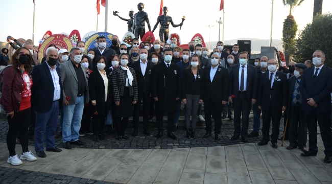 Kuşadası Atası'nı Saygı İle Andı