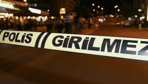  Silahlı ve bıçaklı alacak verecek kavgası : 2 yaralı