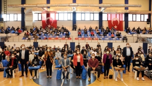 Üniversiteli Öğrencilere Bilgisayar