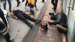 Boşanma aşamasında olduğu eşini sokak ortasında öldürüp kendi başına sıktı