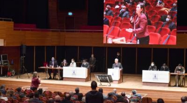 İzmir Büyükşehir Belediyesi’nden üreticiye ve minibüs esnafına nefes aldıracak iki hamle