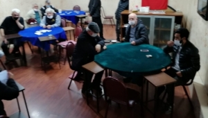 Kısıtlamada ‘cenazemiz var’ diyerek toplanıp kumar oynadılar