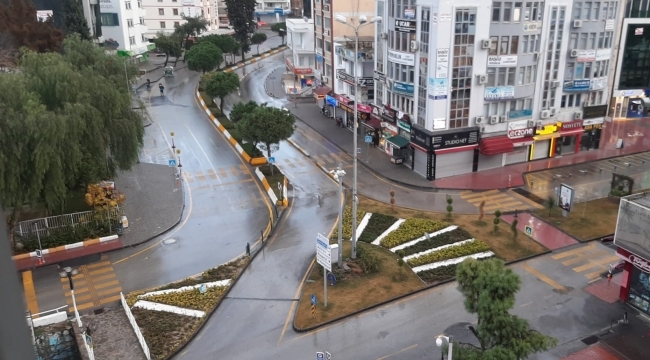 Kuşadası Son Yılın En Şiddetli Sağanak Yağmuruna Teslim Olmadı