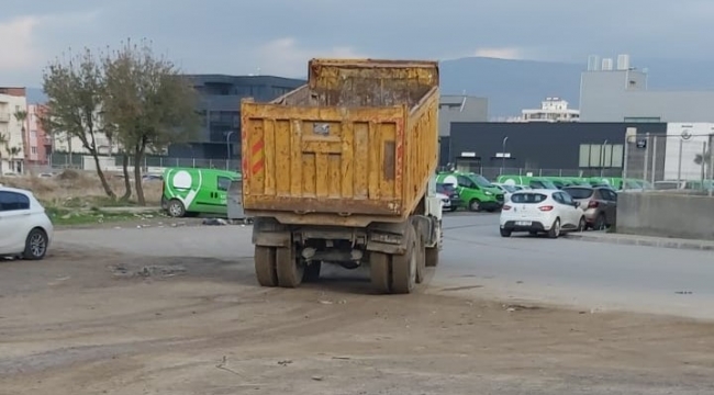 Bornova'da kaçak moloza geçit yok