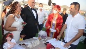 Kuşadası'nda Aşk Başkadır