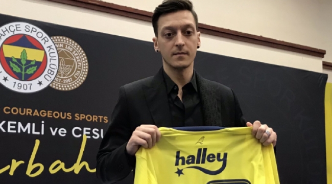 Mesut Özil Fenerbahçe'ye imza attı