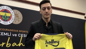 Mesut Özil Fenerbahçe'ye imza attı