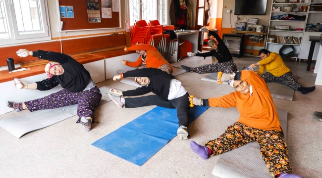 Seferihisar Belediyesi’nden köylü kadınlara klinik pilates dersi