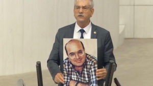 Uğur Mumcu hakikatin peşinde onurlu gazeteciliğin simgelerindendir, itibarımızdır