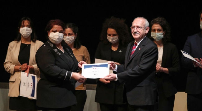 Buca Belediyesi’ne Kılıçdaroğlu’ndan proje sertifikası 