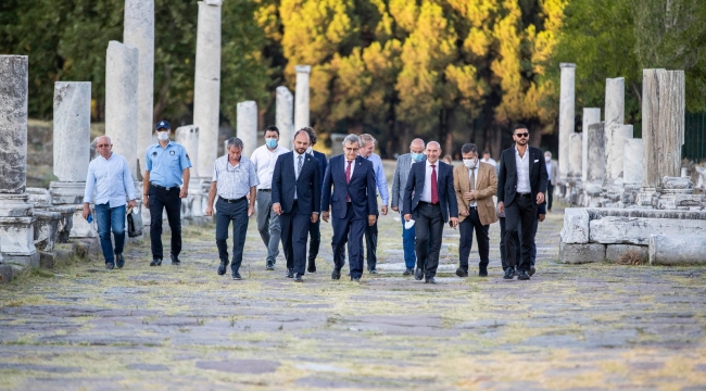 Büyükşehir’den Bergama’da Zeus Sunağı toplantısı