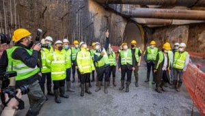 CHP Lideri Kılıçdaroğlu Narlıdere metro hattında yapım çalışmalarını inceledi