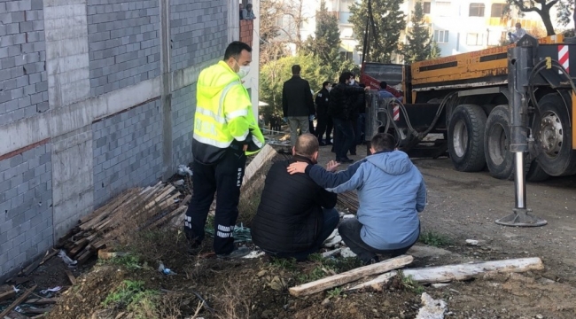 Devrilen traktörün altında kalan sürücü hayatını kaybetti