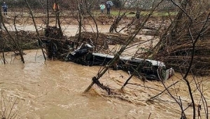 İzmir'de sel 2 can aldı