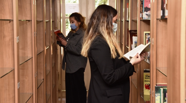 Bornova’da kitaplıklar açıldı