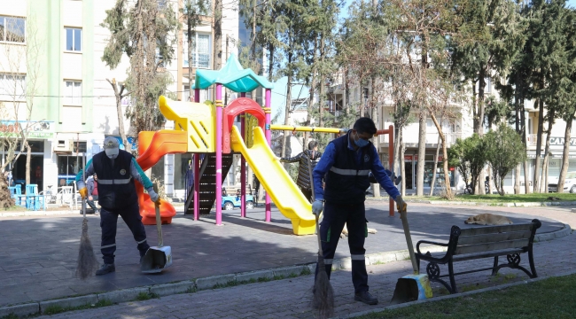 Buca’nın parklarında bahar temizliği 