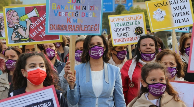Efes Selçuk'ta Nıke Anıtı Açıldı: Kadın İnsanlığın Kanatlarıdır