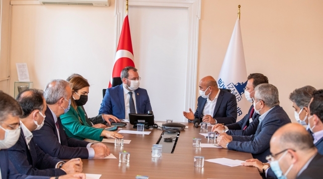 İzmir Büyükşehir Belediyesi'nden deprem brifingi