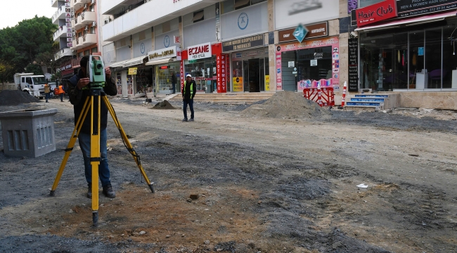KAHRAMANLAR CADDESİ ESNAFININ YÜZÜ GÜLDÜ