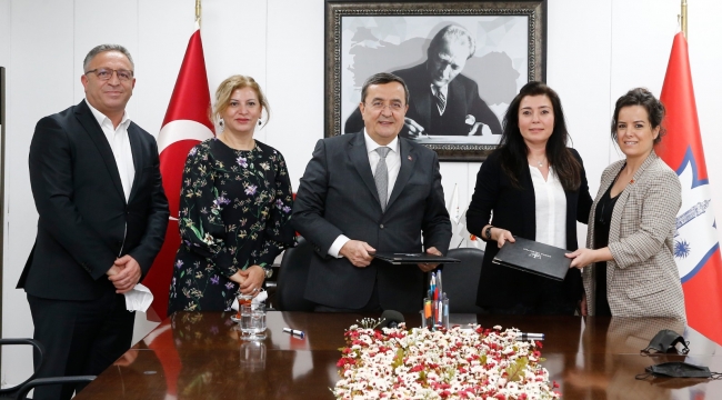 Konak Gençlik Destek Merkezi için ilk imzalar atıldı 