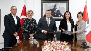 Konak Gençlik Destek Merkezi için ilk imzalar atıldı 