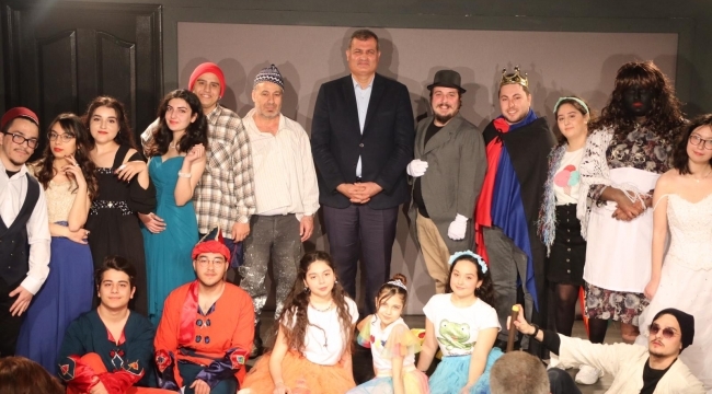 Tire Belediyesi Oda Tiyatrosu açıldı