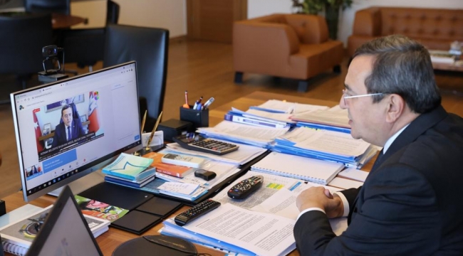BAŞKAN BATUR, ROMANLARA SESLENDİ: Konak Belediyesi'nde bir kardeşiniz var