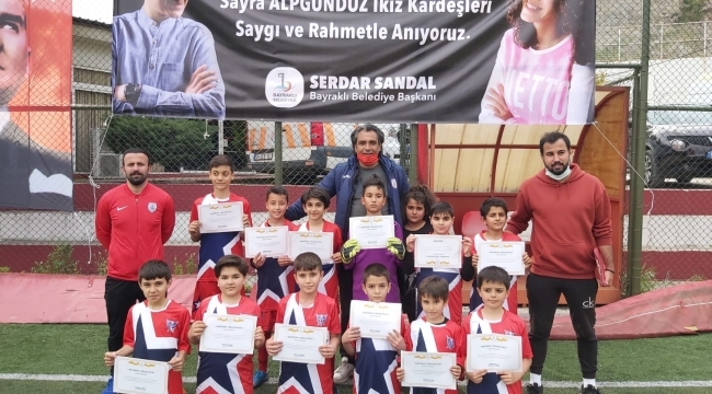 Başkan Sandal,Depremde Hayatını Kaybeden İkiz Kardeşleri Unutmadı