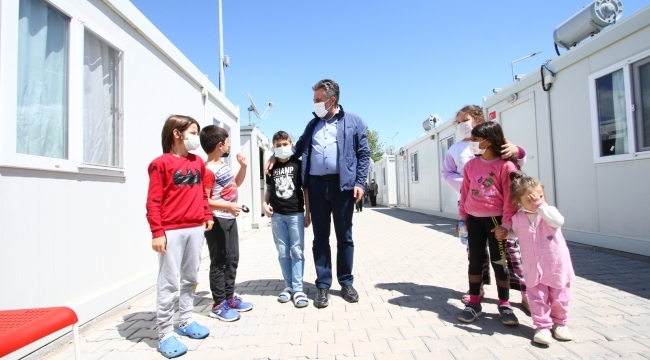 Başkan Sandal Depremzedeleri Yanlız Bırakmıyor