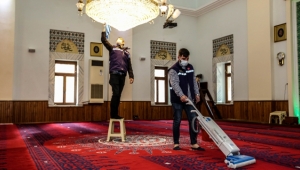 Buca'nın camilerinde ramazan temizliği