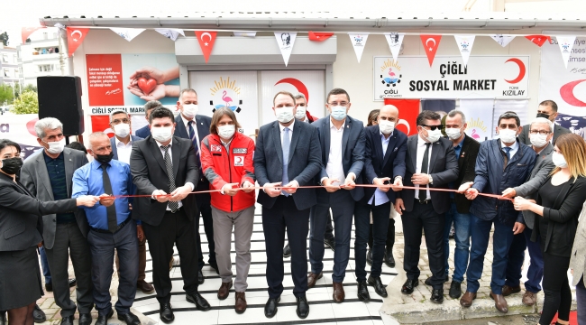 Çiğli’de “Sosyal Market” Hizmete Açıldı