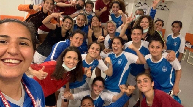 Konak Belediyesi Kadın Futbol Takımı çeyrek finalde 