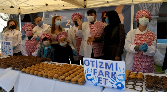 Kuşadası Otizmin Farkındayız Dedi