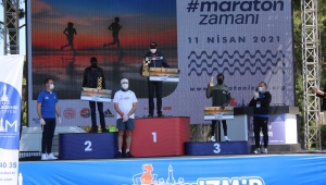 Maratonİzmir’de şampiyonlara geri dönüşümlü kupa