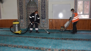 Menemen'de ibadethaneler Ramazan ayına hazır