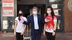 Başkan İduğ, şampiyonları ağırladı