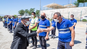 Başkan Soyer’den sürpriz bayram kutlaması