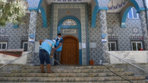 Kuşadası Belediyesi'nden Camilerde Bayram Temizliği