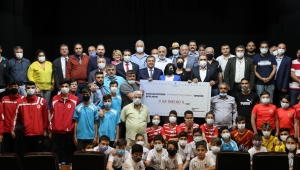 Batur'dan, amatör spor kulüplerine destek üstüne destek