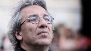 Can Dündar'ın tutuklanmasına yönelik yakalama emri çıkarıldı