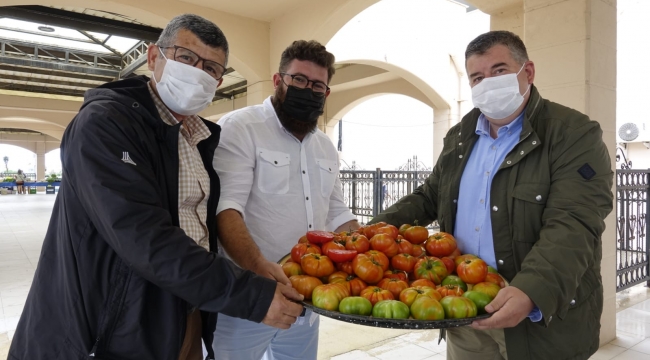 Çeşme’de Tarla’dan Sofra’ya Üretici Pazarı 
