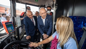 İzmir'in ulaşım filosuna 364 otobüs birden katıldı