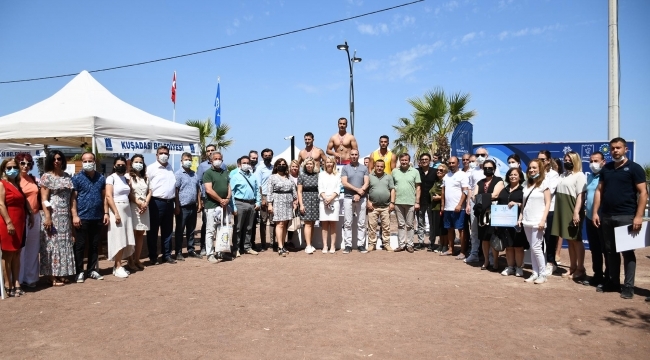 Kuşadası'nda Mavi Bayrak Göndere Çekildi
