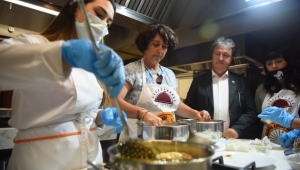 Bornova Kınalı Bamyası usta aşçıların elinde lezzet buldu