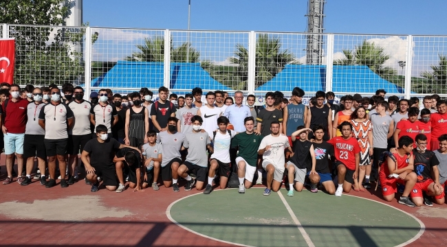 İzmirli basketbolcular Gaziemir’de ter döktü