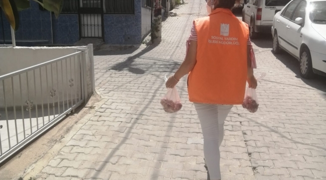 Kuşadası'nda Sosyal Belediyecilik Mesaisi Bayramda da Sürdü